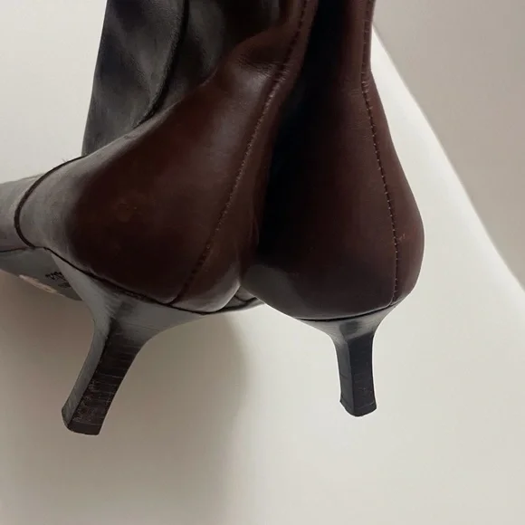 Anne Klein Leather Rich Brown Kitten Heeled Boots Chic Classy Workwear Preppy - Picture 13 of 16